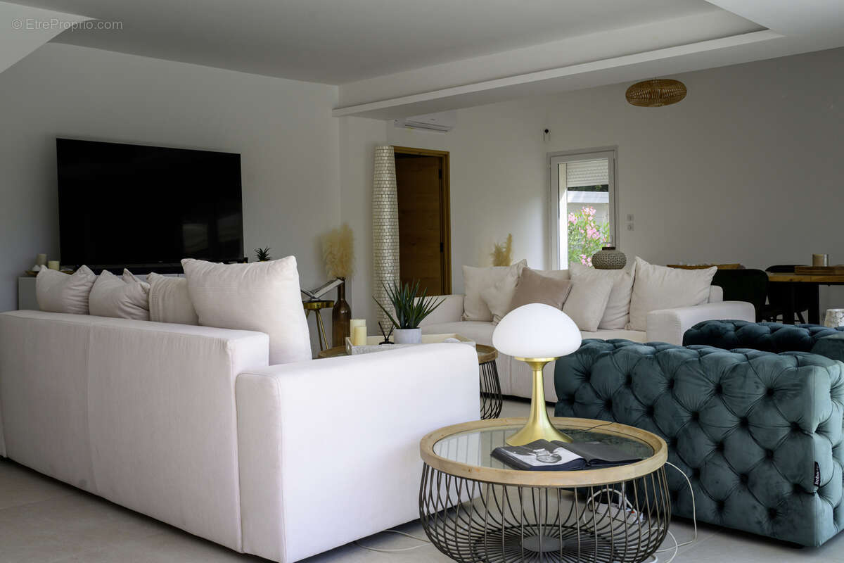 Maison à PLAN-DE-LA-TOUR