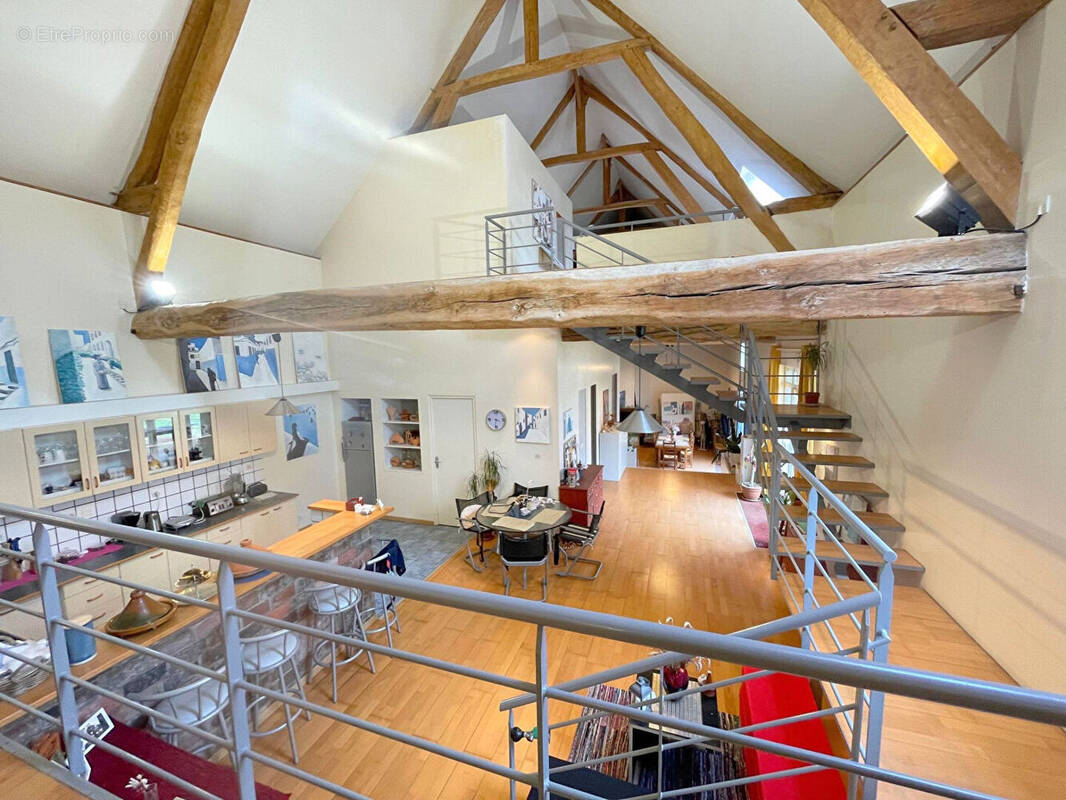 Maison à TRIE-CHATEAU