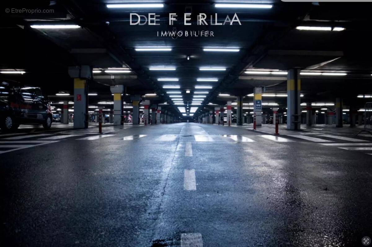 Parking à PARIS-15E