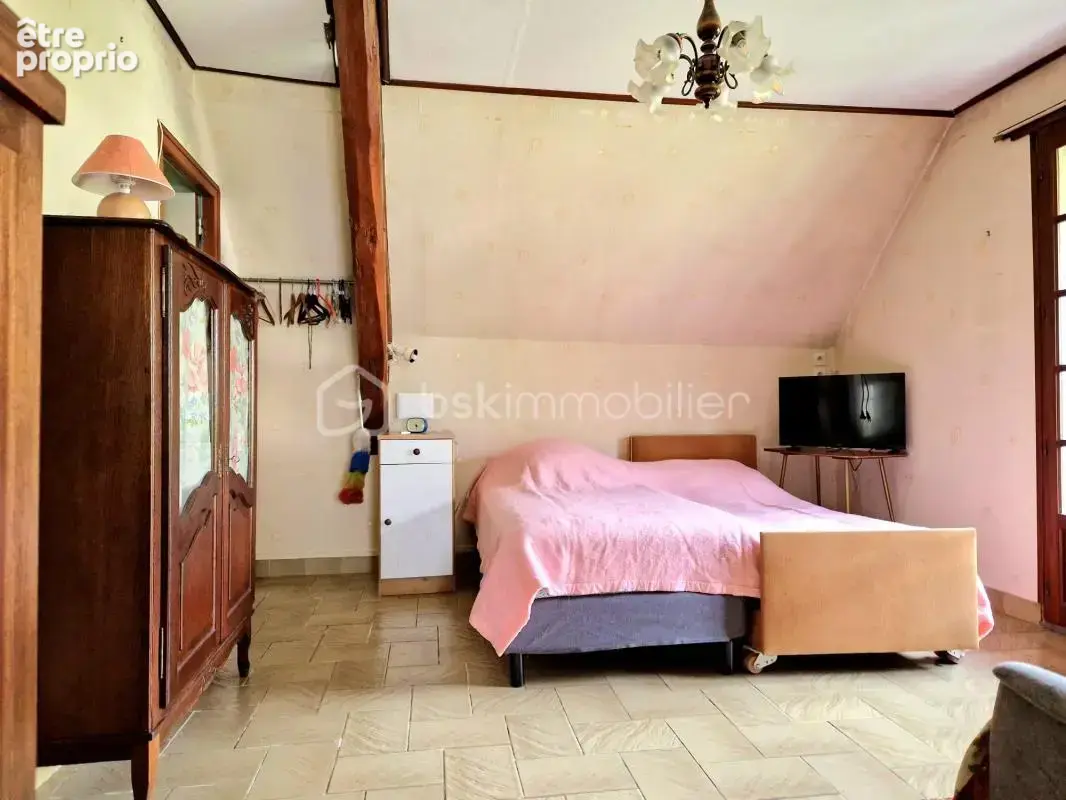 Maison à fort potentiel avec dépendances – Très beau jardin arboré - photo 15