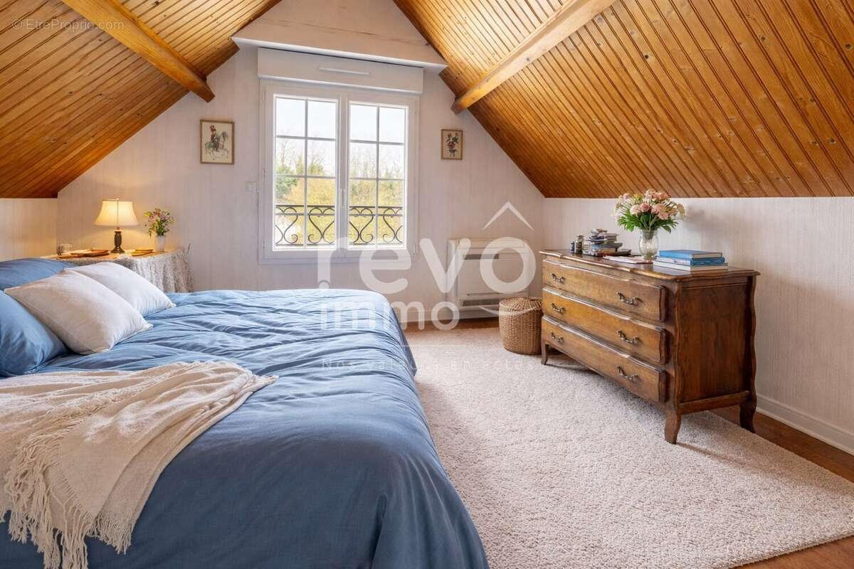 Maison à MONTREUIL-JUIGNE