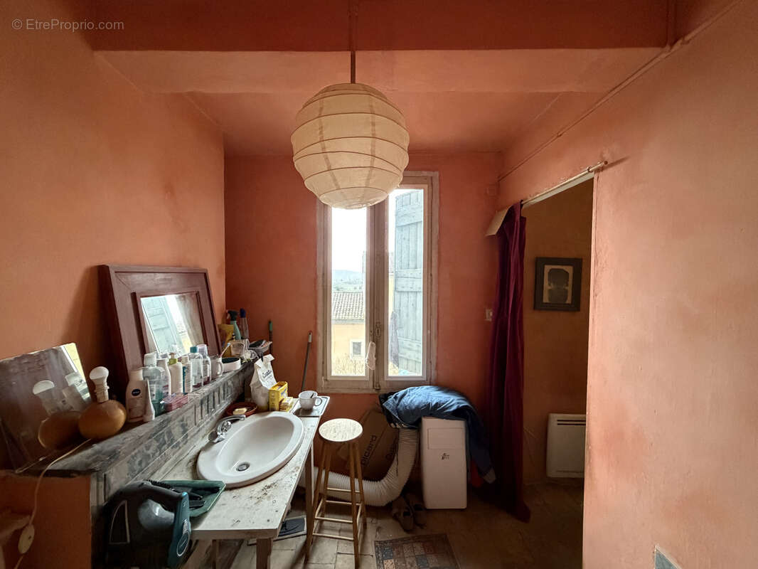 Maison à SAINT-QUENTIN-LA-POTERIE