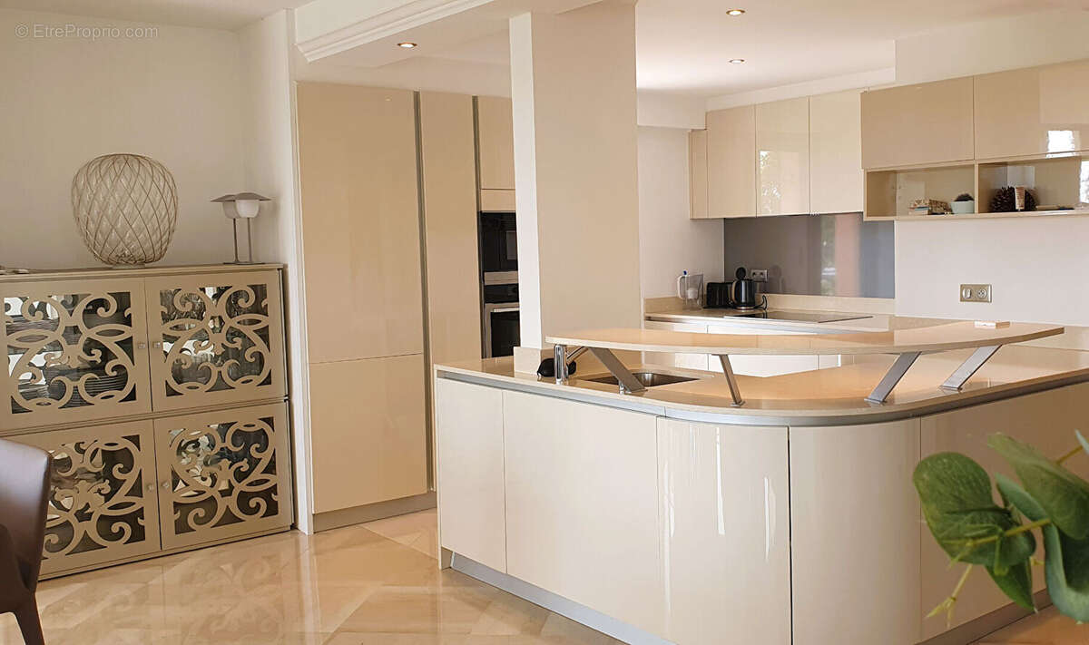 Appartement à MANDELIEU-LA-NAPOULE