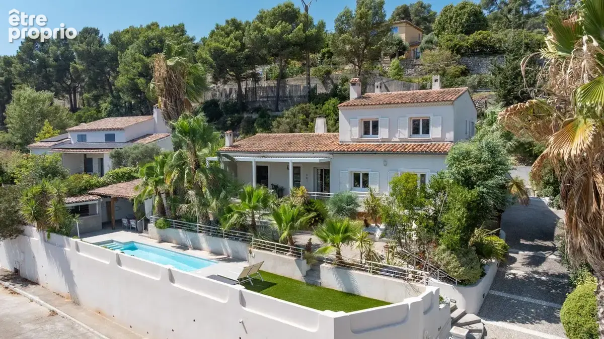 Villa d'exception - piscine - pool house - vue dominante - photo 18