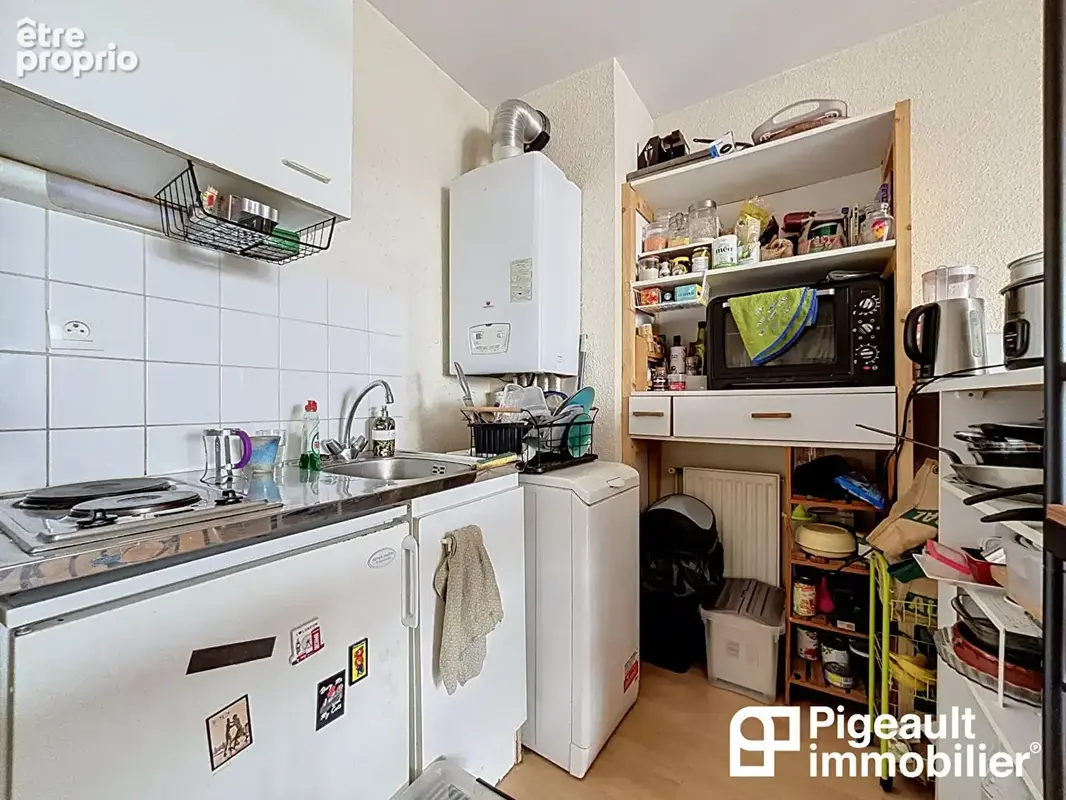 Appartement T2  à vendre - Rennes Quartier Mabilais Arsenal Redon - Parking - Balcon - photo 3