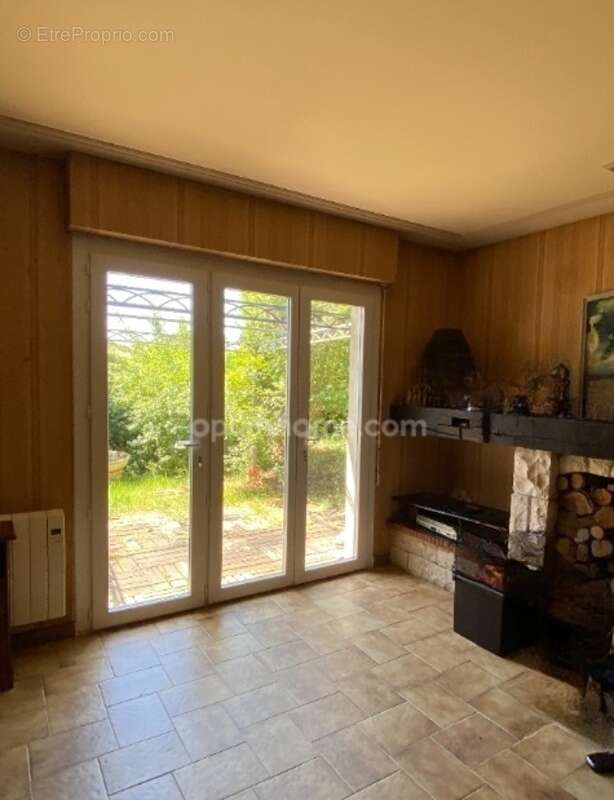 Maison à MORNAC