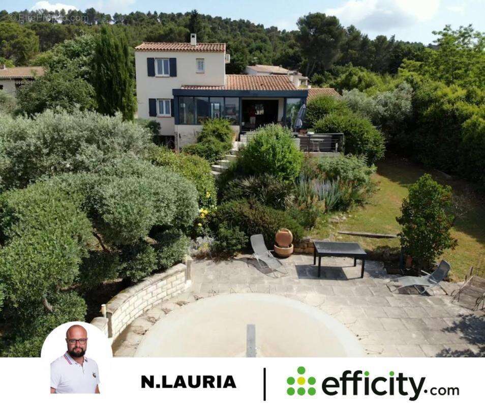 Maison à LE PUY-SAINTE-REPARADE