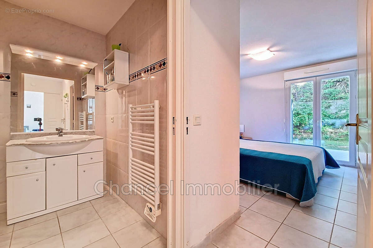 Appartement à SAINT-LAURENT-DU-VAR