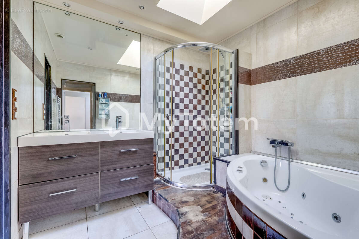 Maison à LES PAVILLONS-SOUS-BOIS