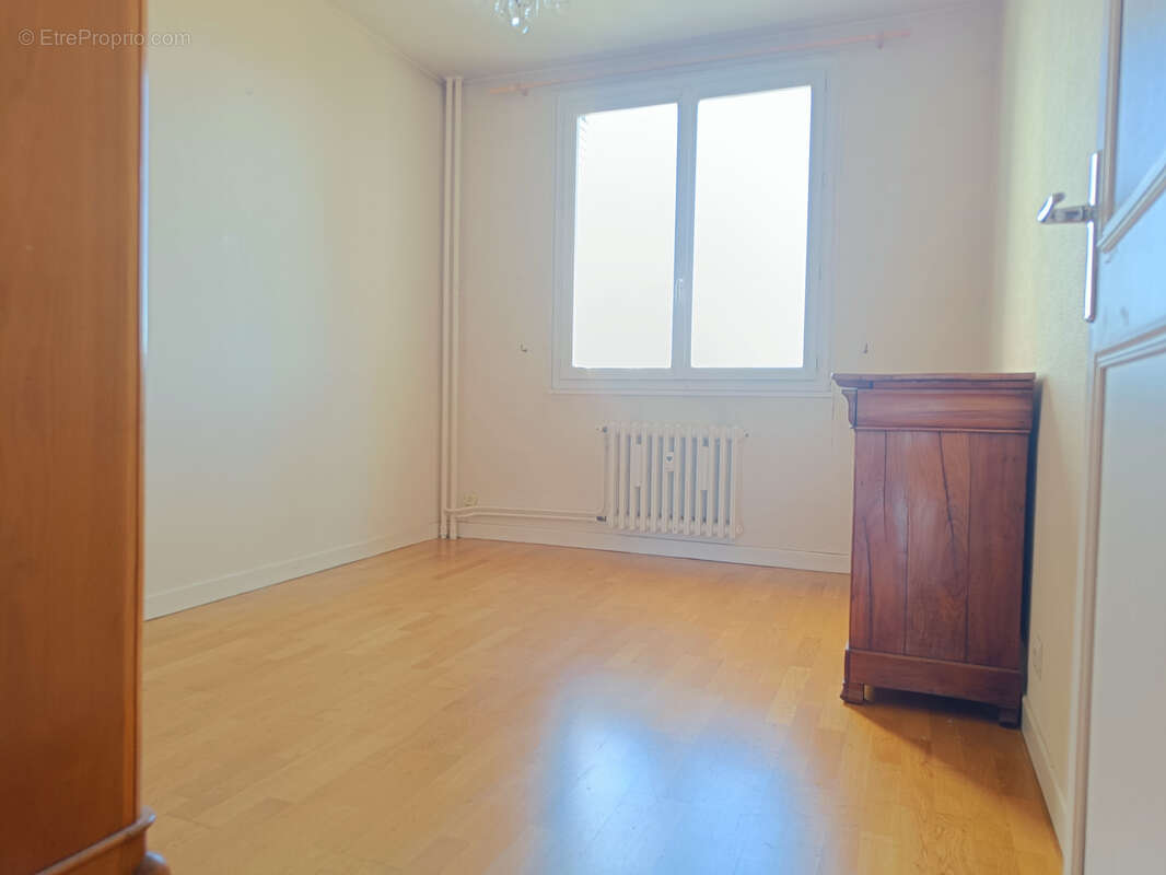 Appartement Type 2 avec balcon, cave et parking, Résidence LE FLANDREYSY, 26000 Valence - photo 6