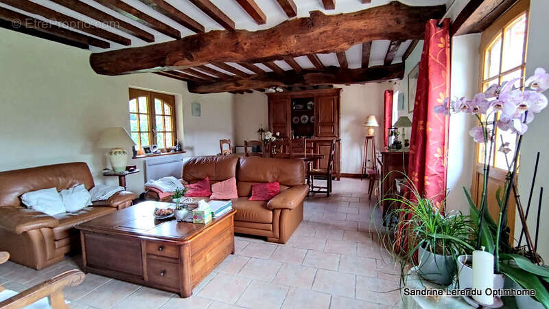 Maison à LE BEC-HELLOUIN