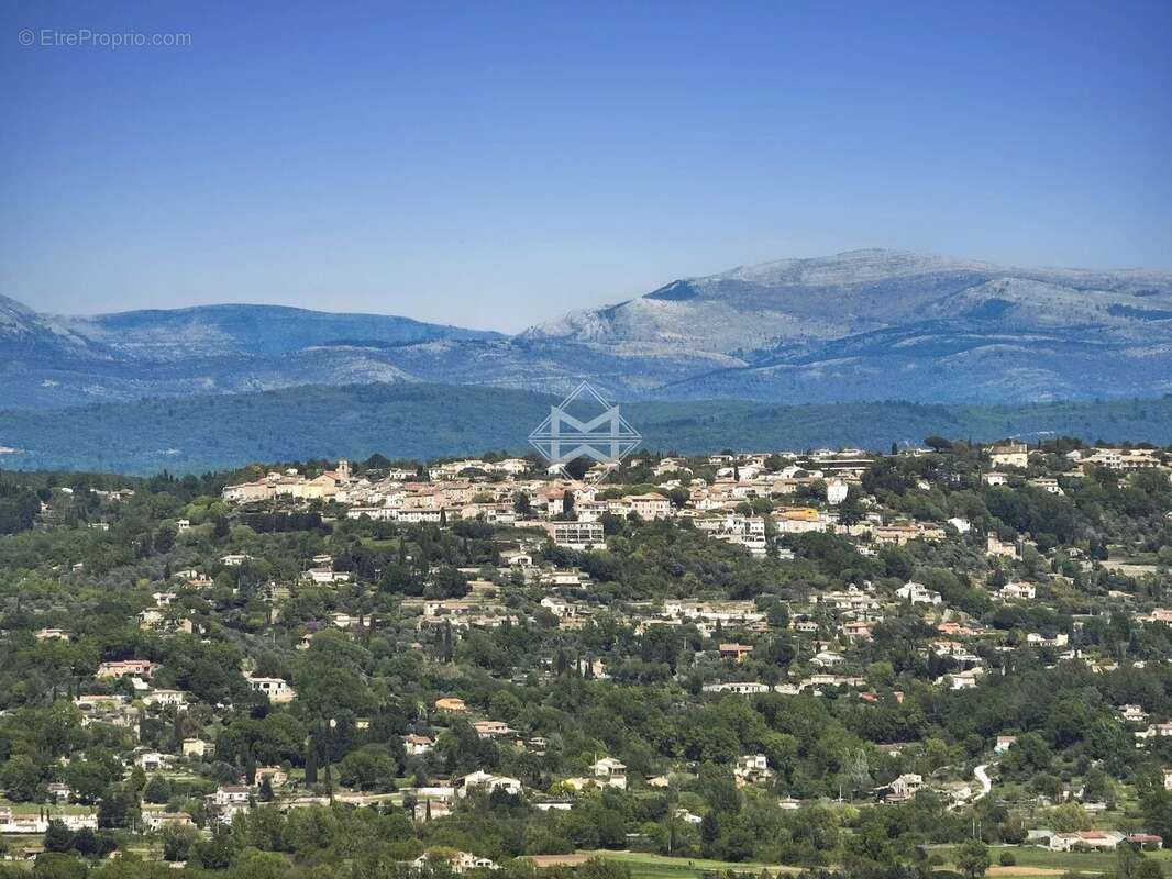 Maison à TOURRETTES