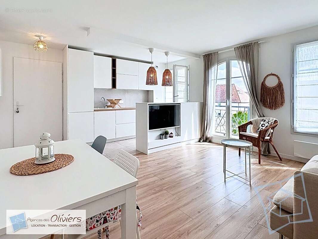 Appartement à VOISINS-LE-BRETONNEUX