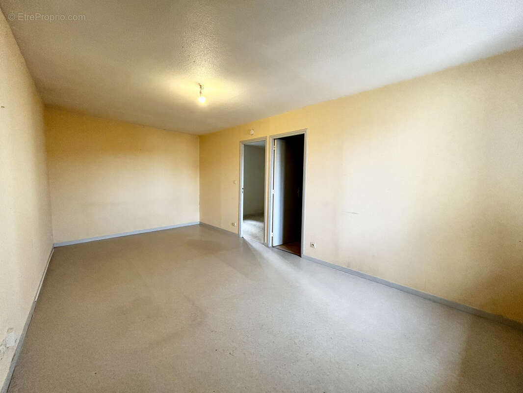 Appartement à SAINT-AMANT-TALLENDE