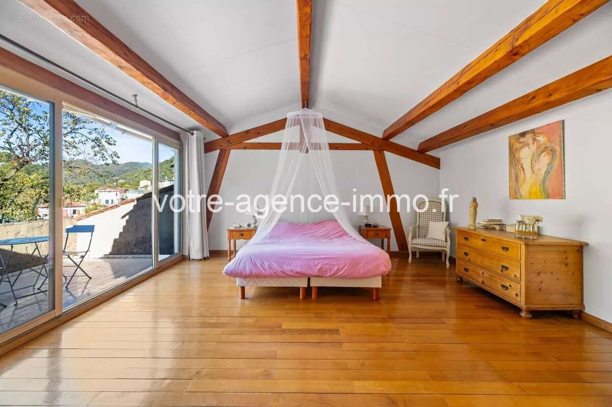 Maison à TOURRETTE-LEVENS