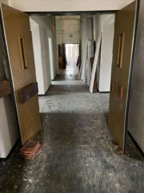 Ensemble  immobilier exceptionnel  pour investisseurs  ou bailleurs sociaux .Terrain  7159m2 Surface hab:1883m2 - photo 6