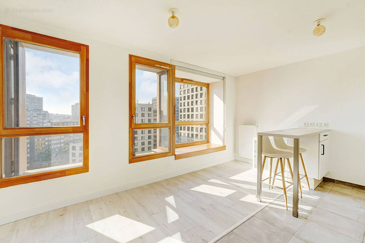 Appartement à PARIS-18E