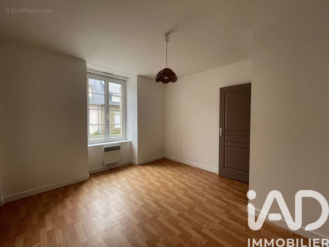 Photo 6 - Appartement à LA ROCHE-DERRIEN