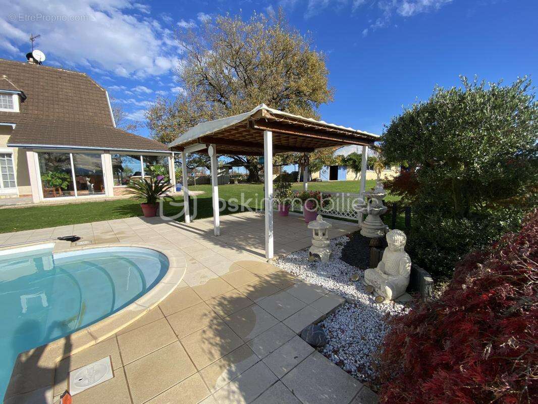 Maison à MALAUSSANNE