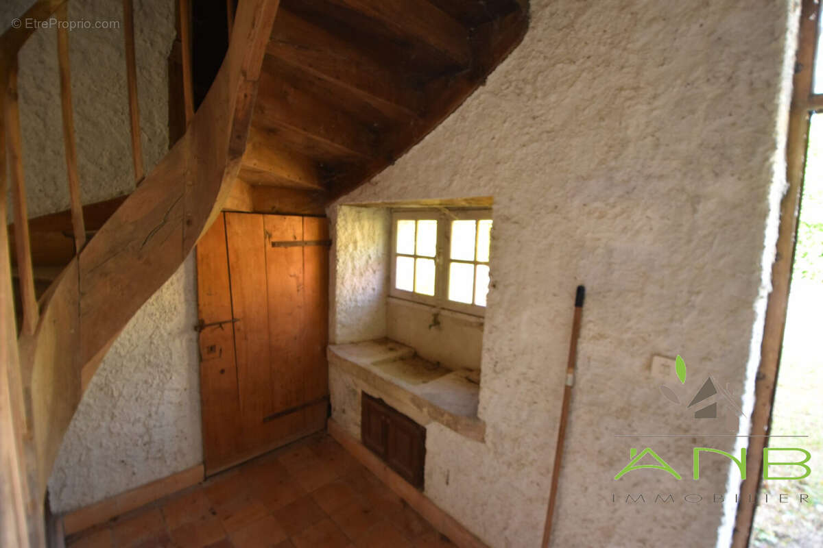 Maison à SAINT-MARTIAL-DE-VITATERNE
