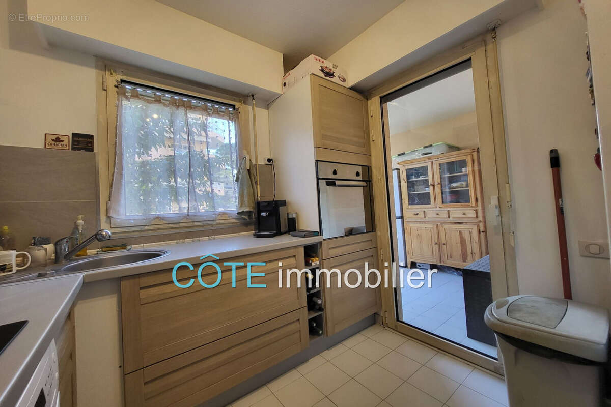 Appartement à VALLAURIS