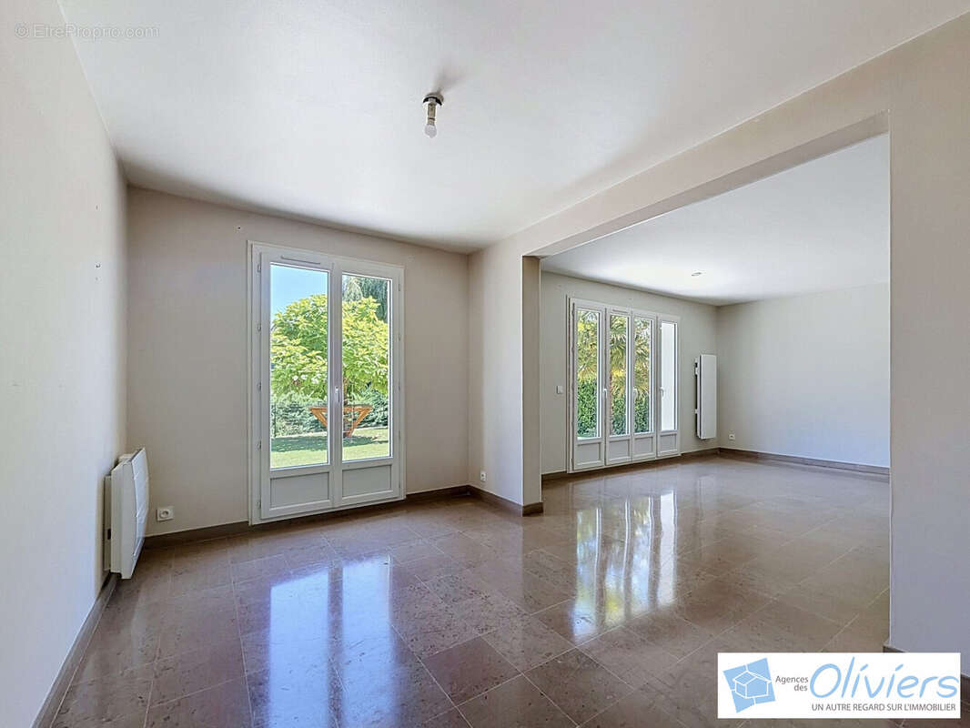 Maison 184 m² à Chevreuse  - photo 6