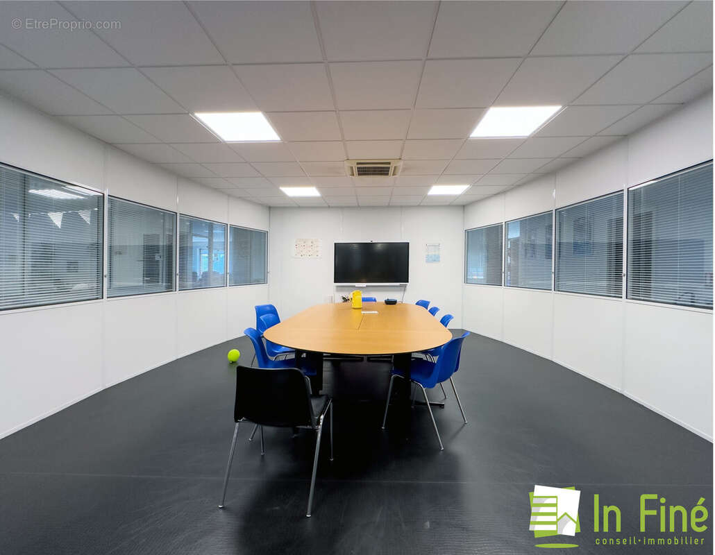 Commerce 1389 m² à Strasbourg  - photo 2