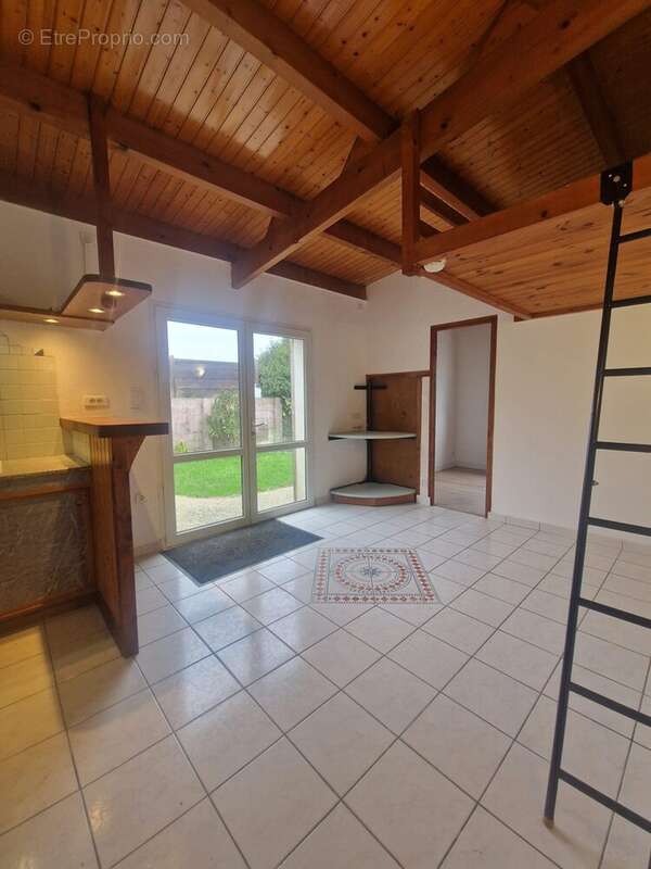 pièce de vie - Appartement à SAINT-NAZAIRE