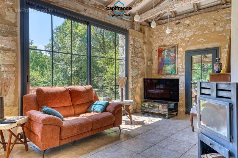 Propriete à vendre à Beaumontois en Périgord, Maison et gîte de 340m2 habitables sur 1,7ha avec piscine - photo 16