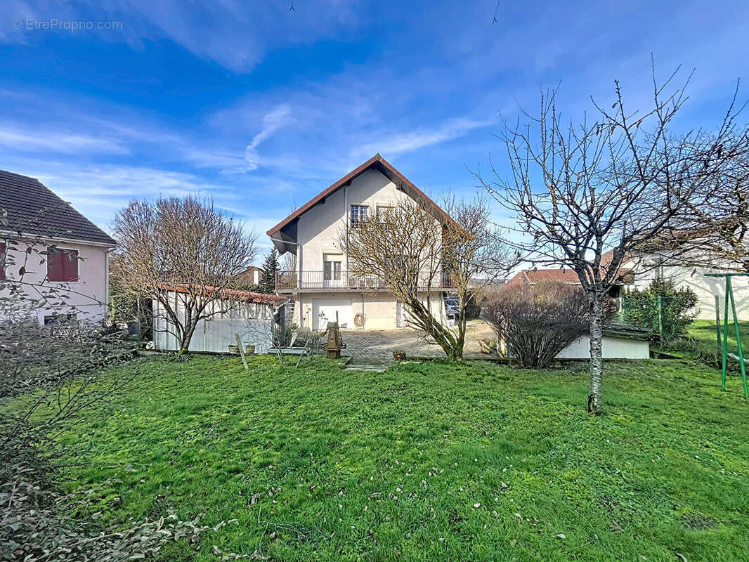 Maison à IS-SUR-TILLE