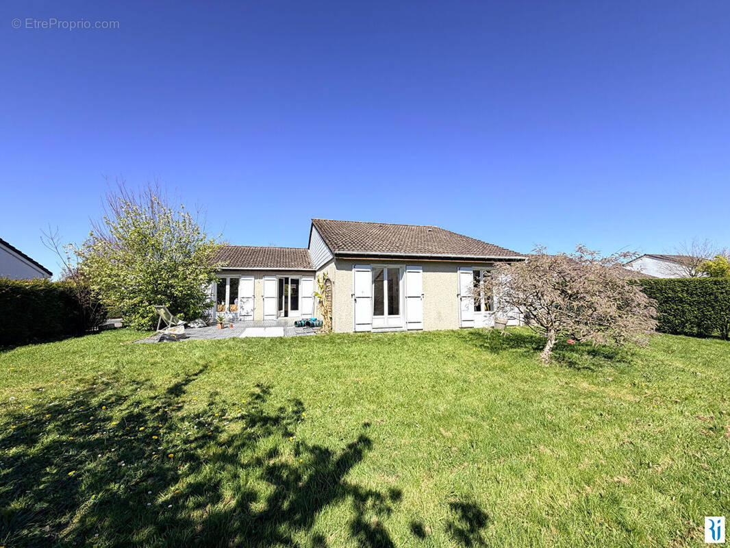 Maison à LE MESNIL-ESNARD