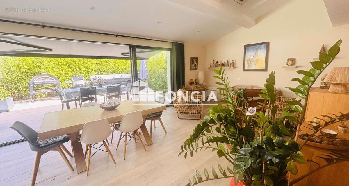 Maison à SAINT-MANDRIER-SUR-MER