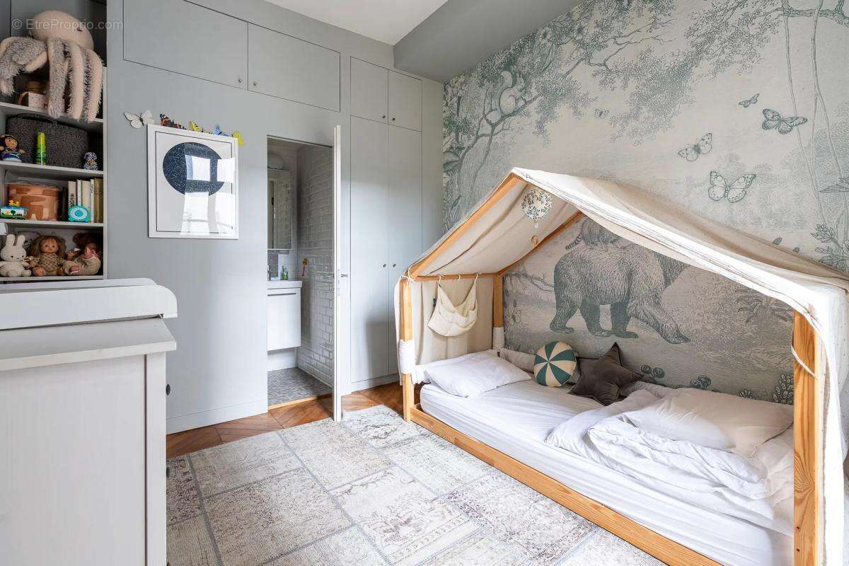 Appartement à PARIS-10E