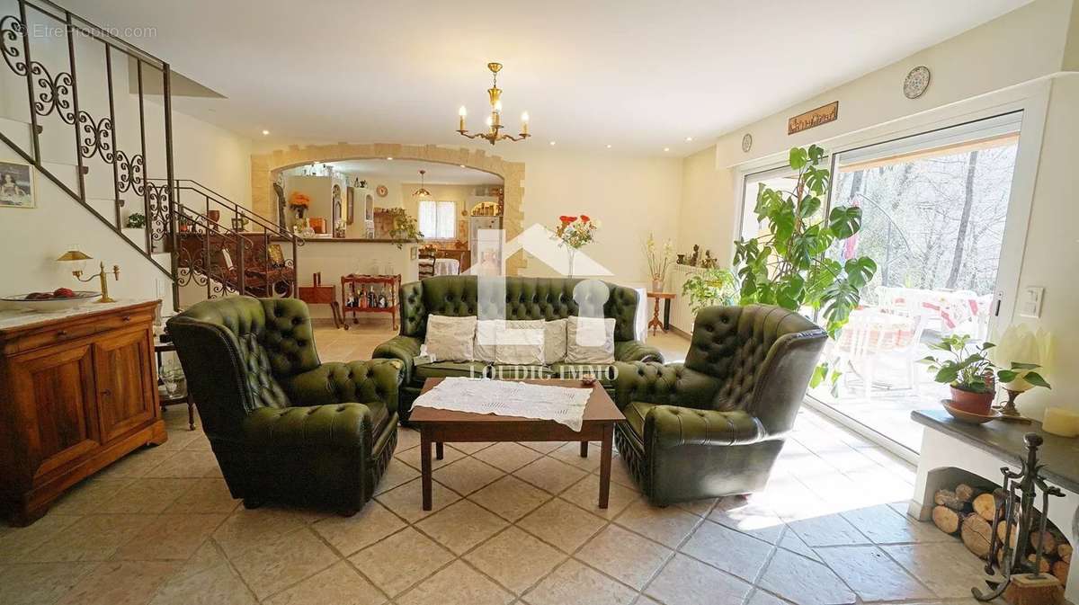 Maison à TOURRETTES-SUR-LOUP