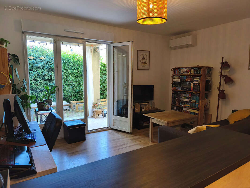 Appartement à VILLENEUVE-LES-AVIGNON