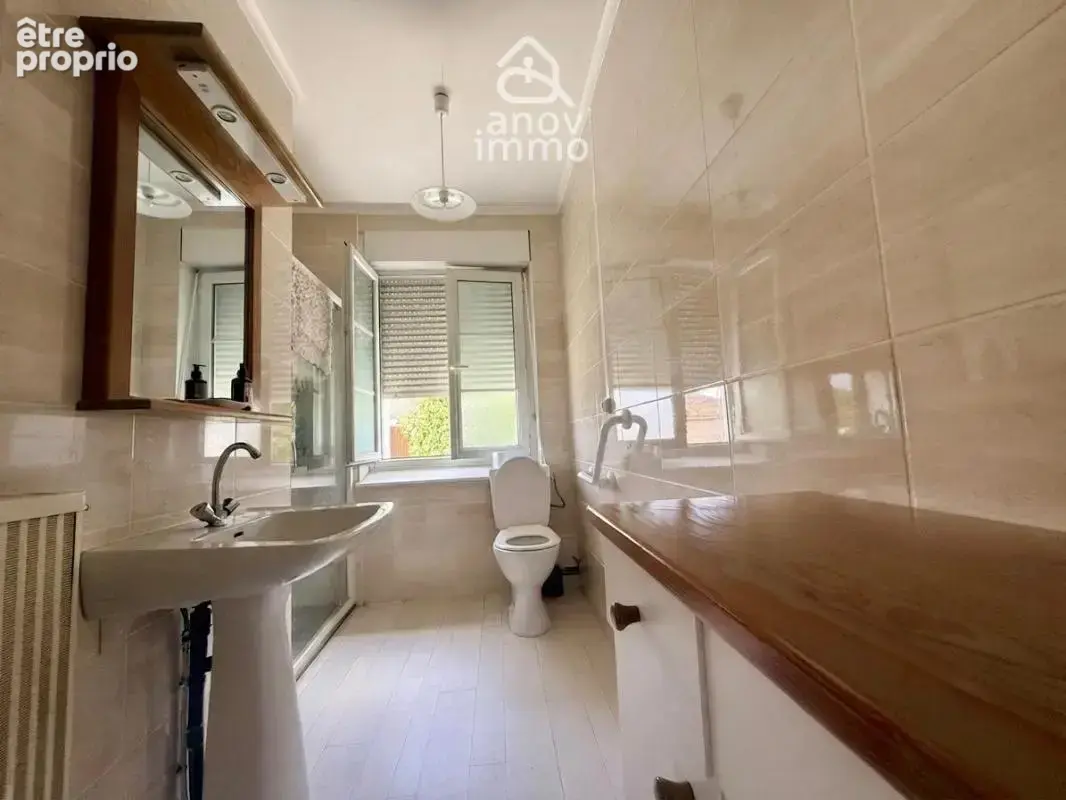 Maison familiale avec nombreuses dépendances à CHAMPNIERS - photo 12