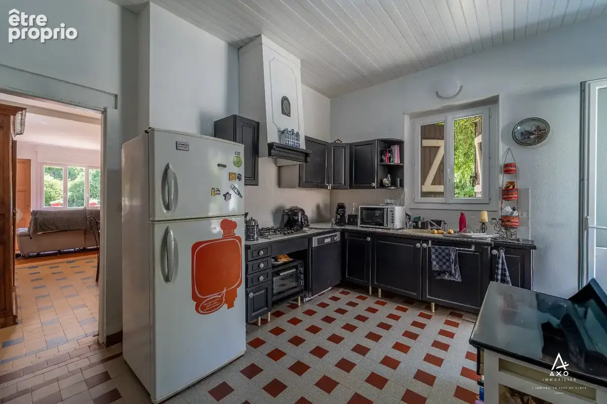 Maison d'architecte avec de l'authenticité, piscine, et dépendaces - photo 7