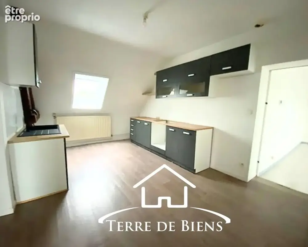 Nouveauté, libre d'occupation, Appartement de 57m2, rénové avec deux chambres à VENIZEL - photo 2