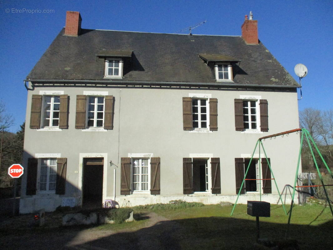 Maison à MONTREUILLON