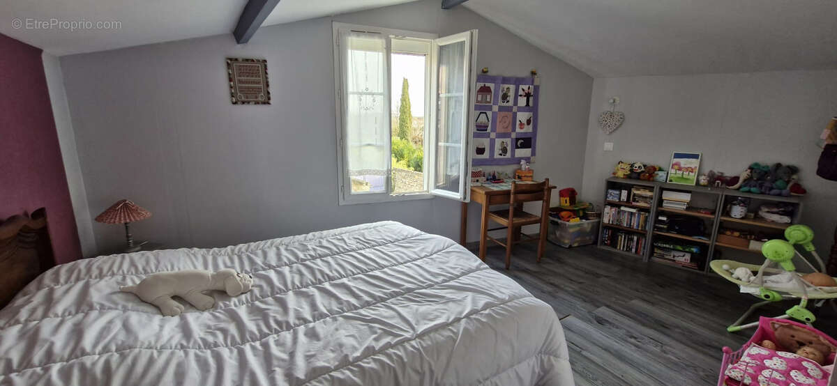 Maison à MORTAGNE-SUR-GIRONDE