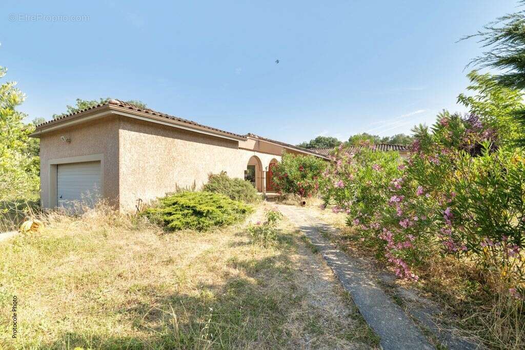 Maison T4 de 160m² à Bouloc – Pièce de vie 76m², terrain 2800m² au calme - photo 12