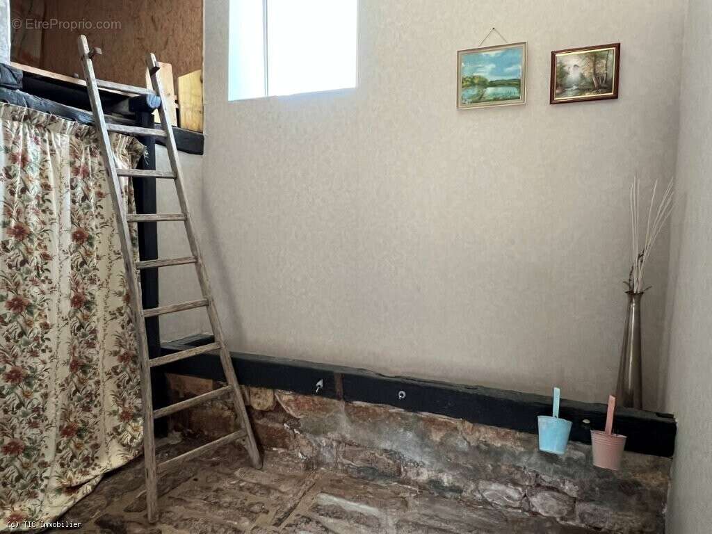 Maison à SAUZE-VAUSSAIS