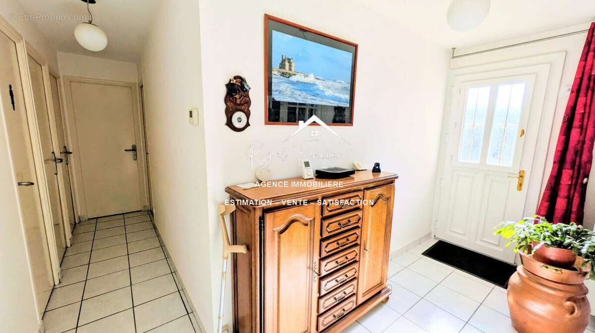 Entrée - Maison à PREUILLY-SUR-CLAISE