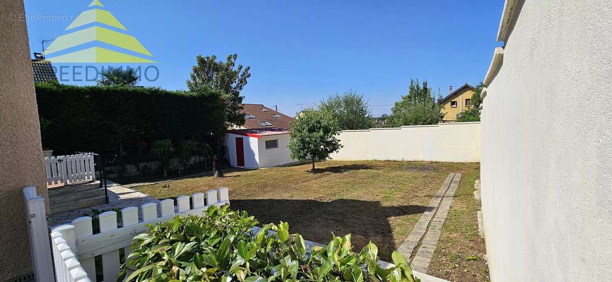 Maison à VILLECRESNES