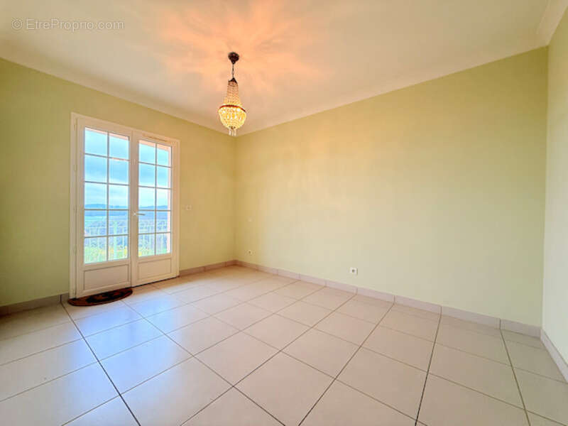 Maison à SAINTE-DODE