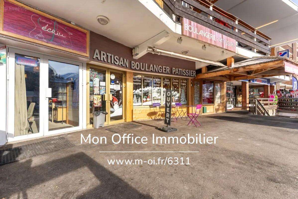Commerce à VARS