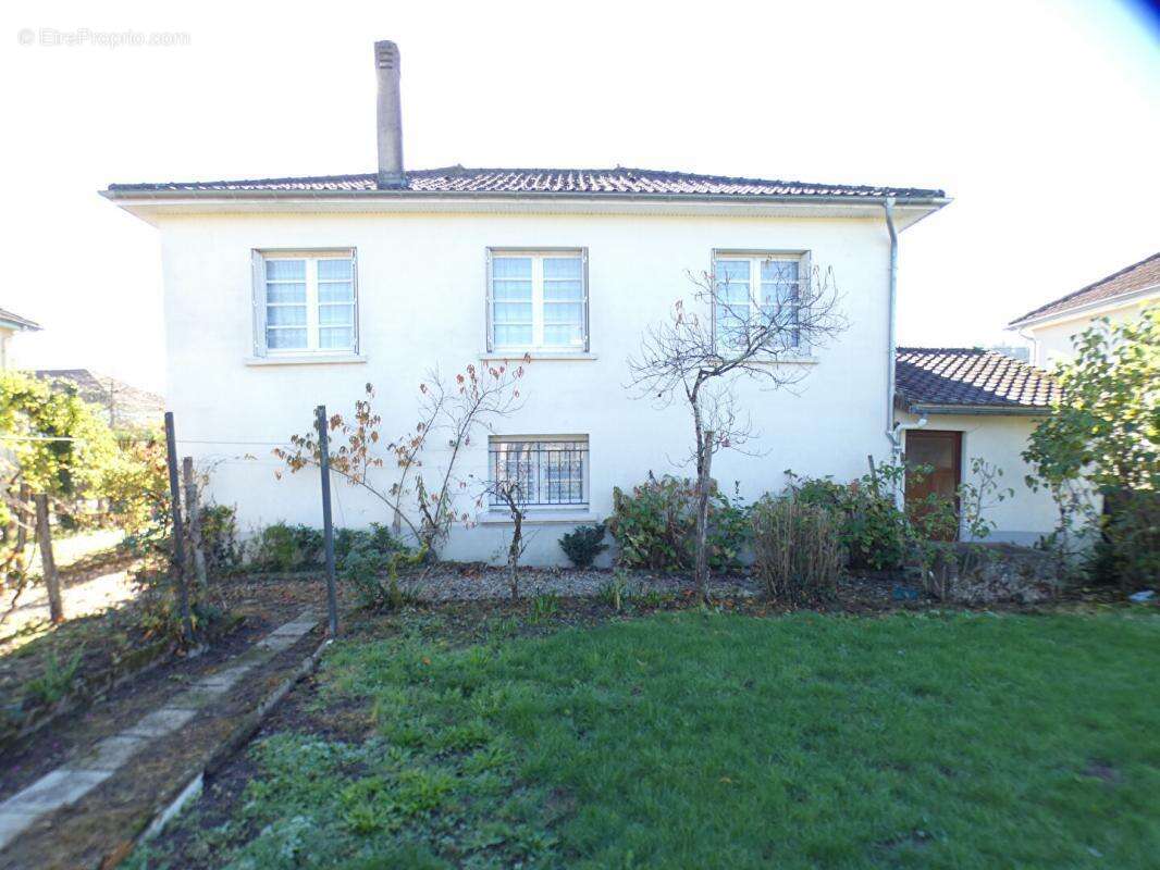 Maison à TERRASSON-LAVILLEDIEU