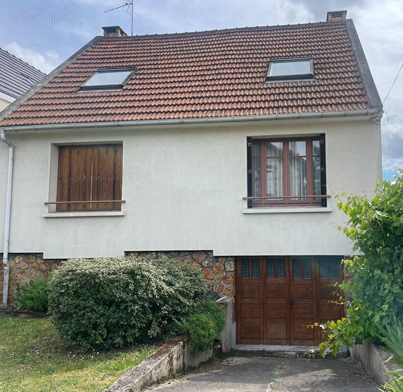 Maison à SARTROUVILLE