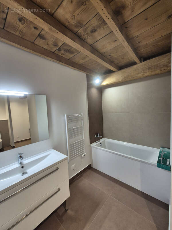 Maison rénovée 6 chambres centre pont-de-veyle - photo 5