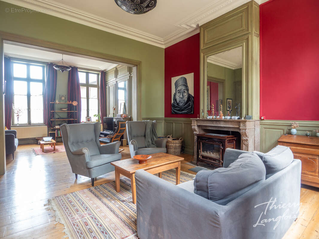 Maison bourgeoise de caractere sur 2 445m2 - photo 3